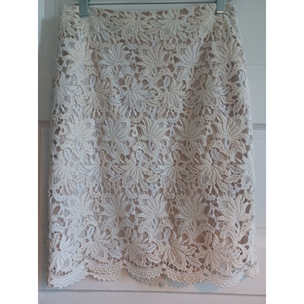 Ann Taylor ivory floral lace pencil skirt 6 knee length party holiday coquette